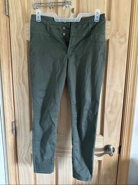 Women’s Size 12 Olive Green Slim Pants